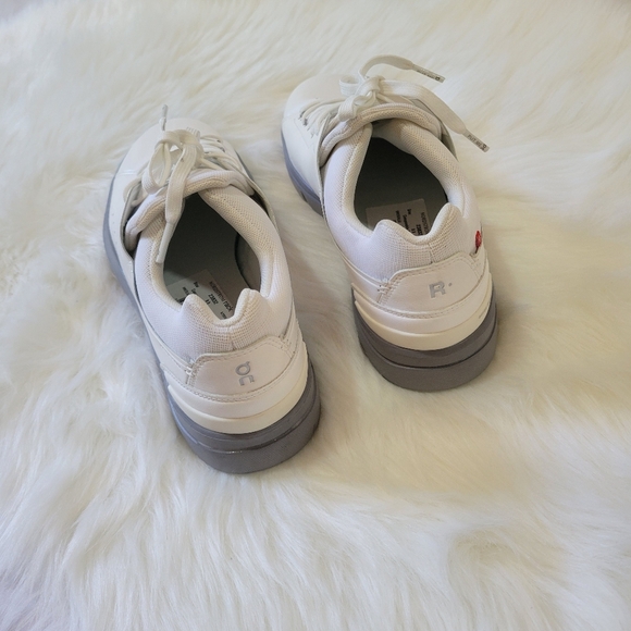 On Cloudtec Running Men's White and Gray Sneakers - Picture 6 of 16